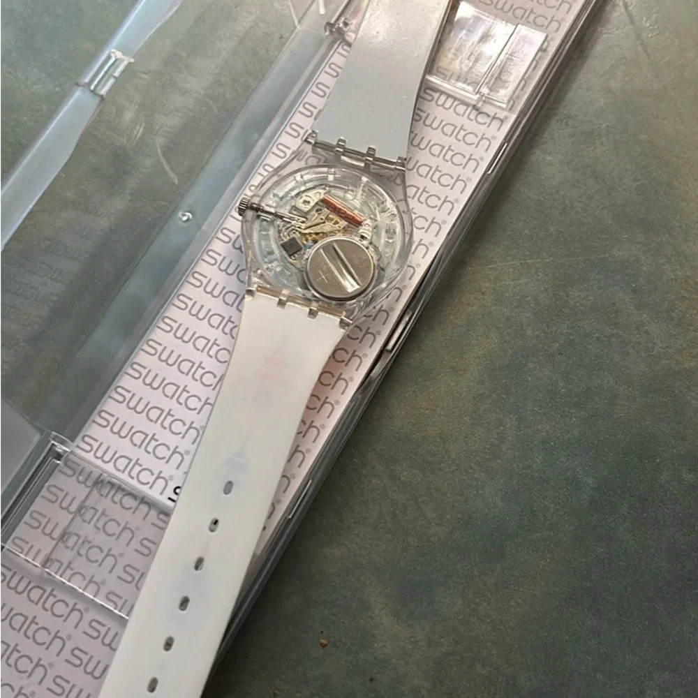 Swatch - Picture 2 of 3